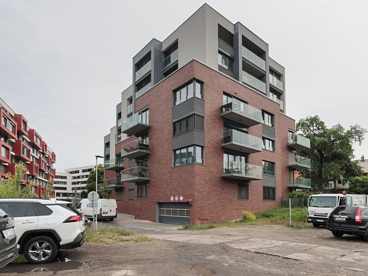 Pronájem garážového stání 18 m² - foto 5