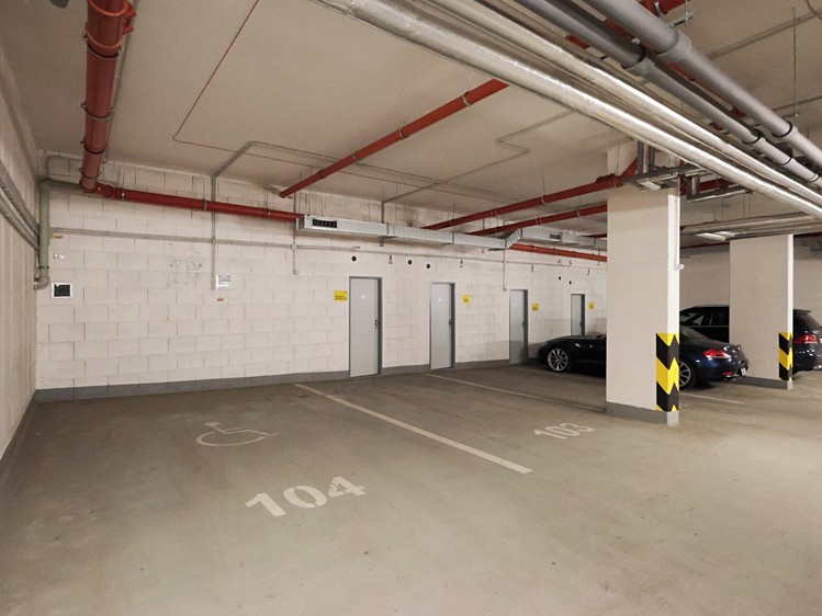 Pronájem garážového stání 18 m² - foto 6