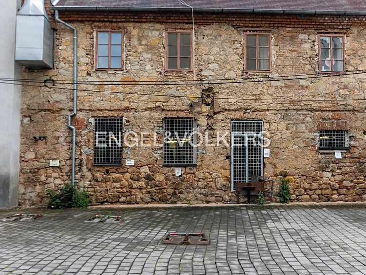 Pronájem garážového stání 9 m² - foto 2