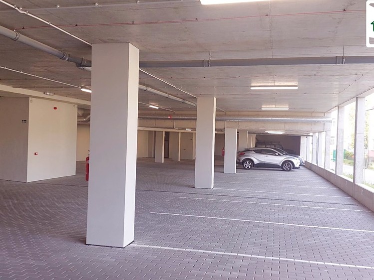 Pronájem garážového stání 20 m² - foto 2