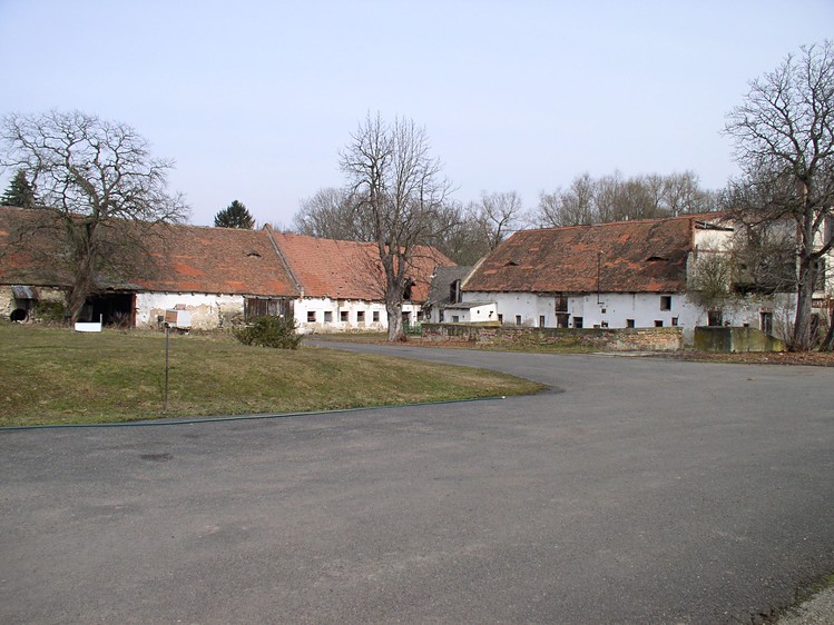 Pronájem garážového stání 15 m² - foto 1