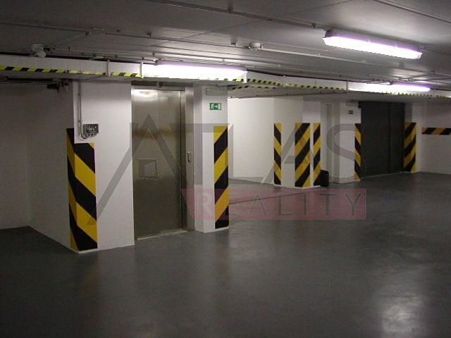 Pronájem garážového stání 13 m² - foto 2