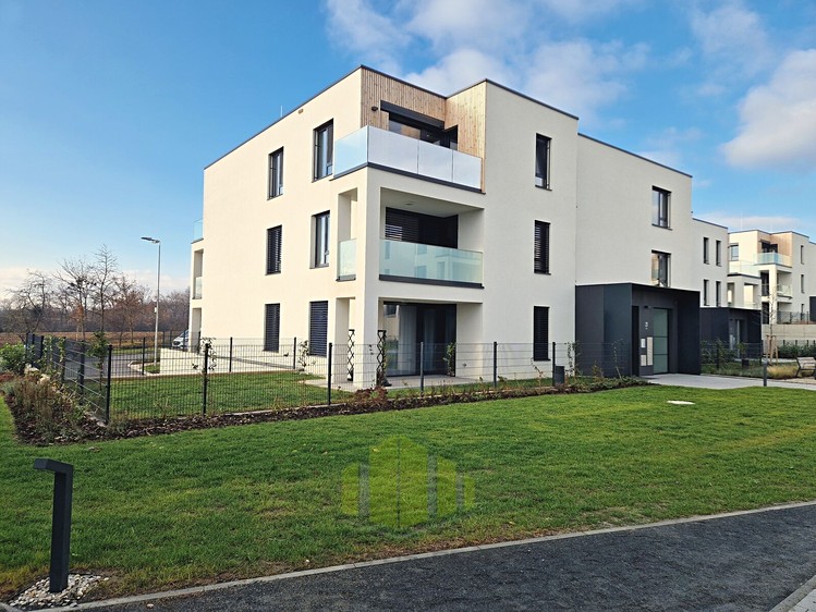 Pronájem garážového stání 13 m² - foto 4