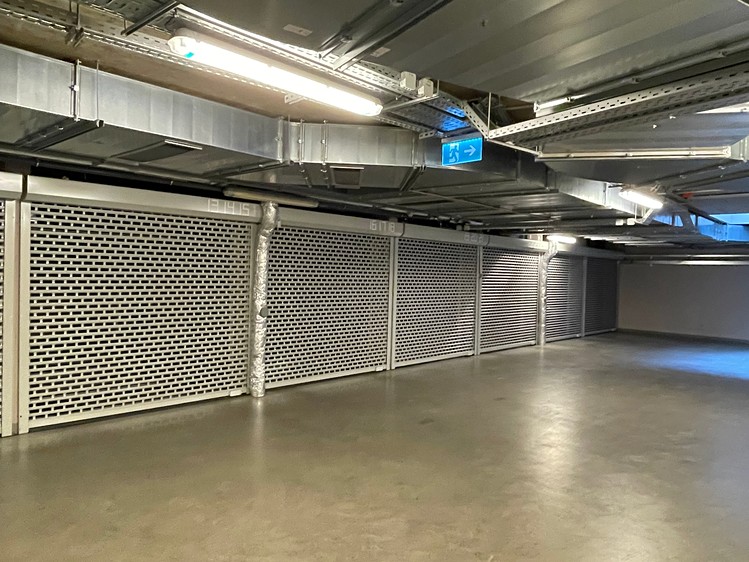 Pronájem garážového stání 11 m² - foto 1