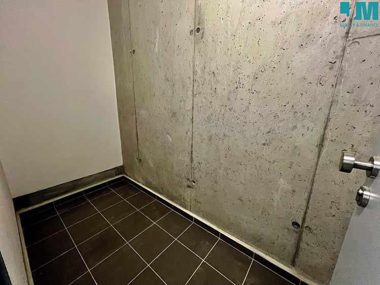 Pronájem garážového stání 20 m² - foto 3
