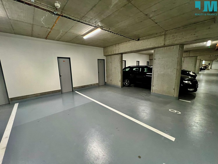 Pronájem garážového stání 20 m² - foto 2