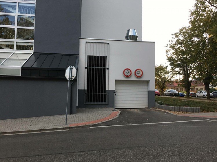 Pronájem garáže 14 m² - foto 1