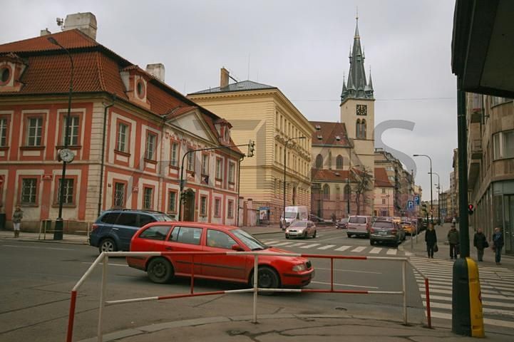 Pronájem garáže 15 m² - foto 1