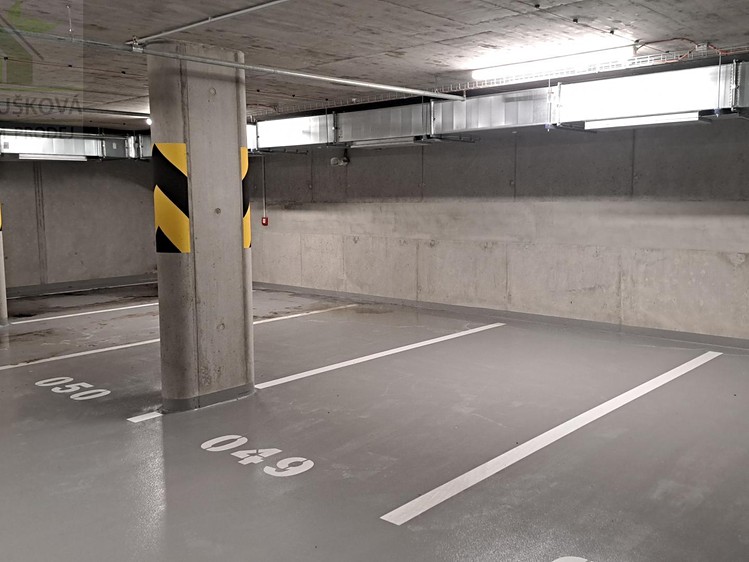 Pronájem garážového stání 12 m² - foto 7