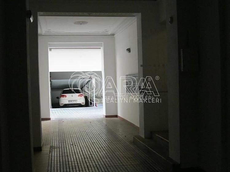 Pronájem garážového stání 15 m² - foto 6