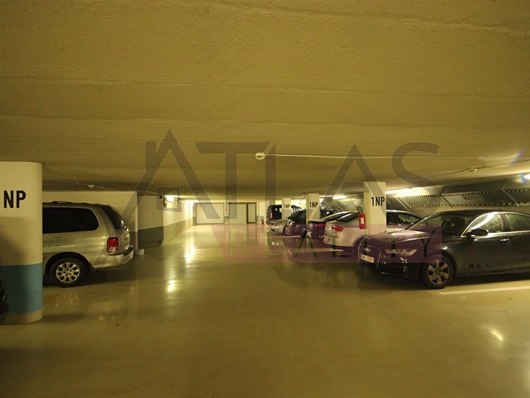 Pronájem garážového stání 16 m² - foto 1