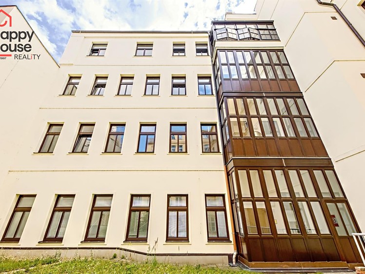 Pronájem garážového stání 10 m² - foto 8