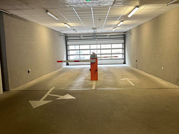 Pronájem garážového stání 14 m² - foto 6