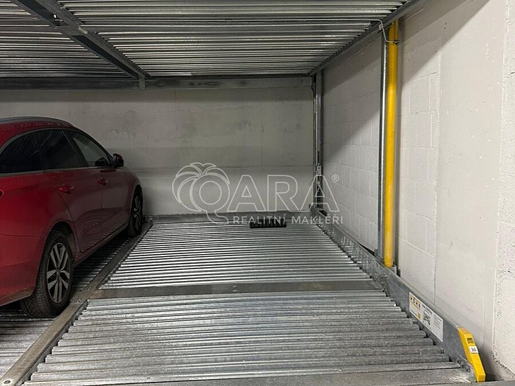 Pronájem garážového stání 12 m² - foto 3