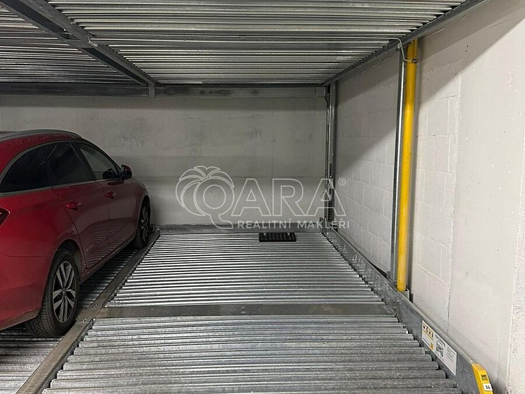 Pronájem garážového stání 12 m² - foto 4