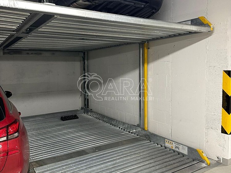 Pronájem garážového stání 12 m² - foto 2
