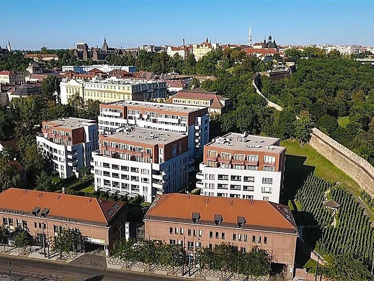 Pronájem garážového stání 15 m² - foto 3