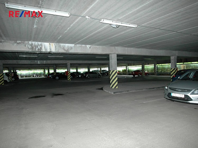 Pronájem garážového stání 6 m² - foto 3