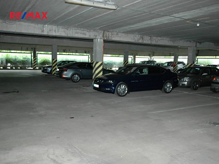 Pronájem garážového stání 6 m² - foto 2