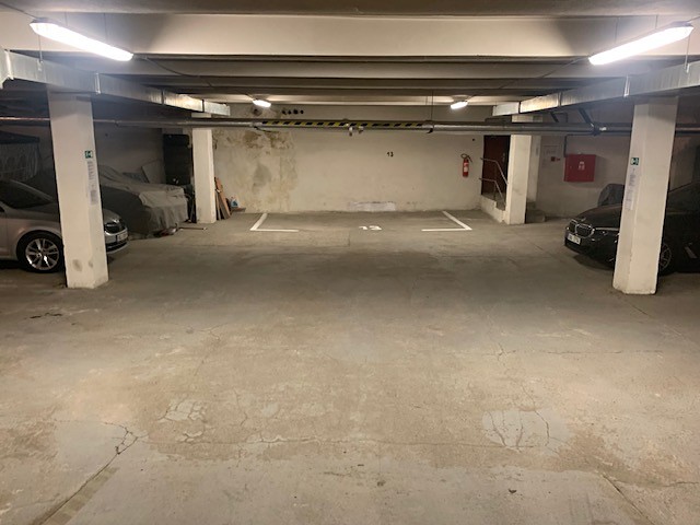 Pronájem garážového stání 11 m² - foto 1