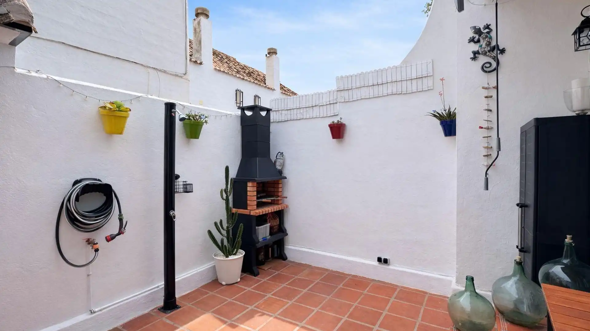 Magnífico apartamento reformado en planta baja en Mijas Golf
Descubra este encantador apartamento de dos dormitorios ub - foto 2