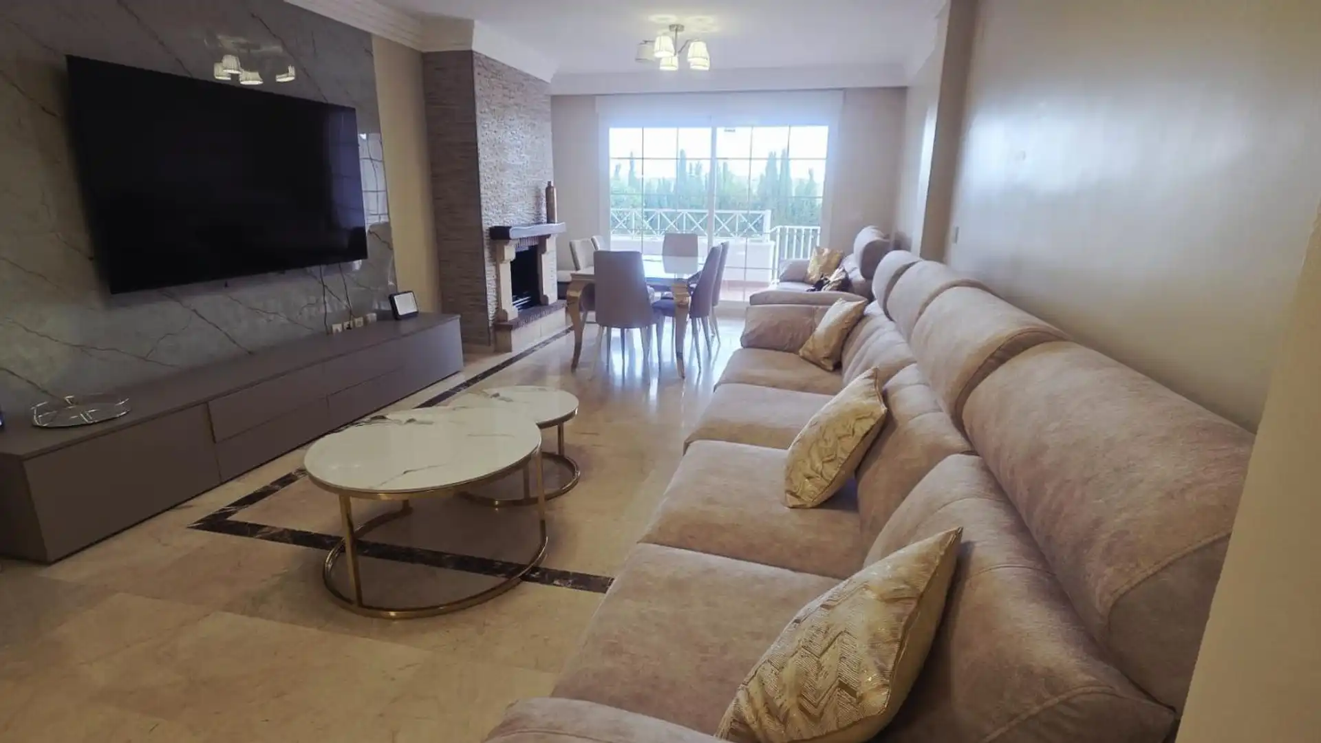 100% HOME RED INMOBILIARIA VENDE PISO BAJO EN MARBELLA, URBANIZACIÓN RÍO REAL.
VIVIENDA CON COCINA AMUEBLADA CON LAVADER - foto 5