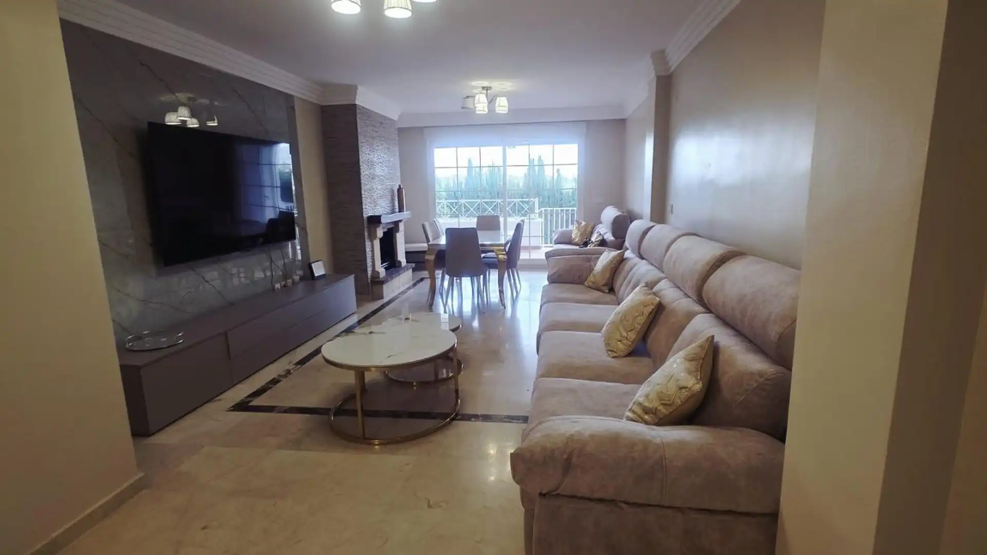 100% HOME RED INMOBILIARIA VENDE PISO BAJO EN MARBELLA, URBANIZACIÓN RÍO REAL.
VIVIENDA CON COCINA AMUEBLADA CON LAVADER - foto 6