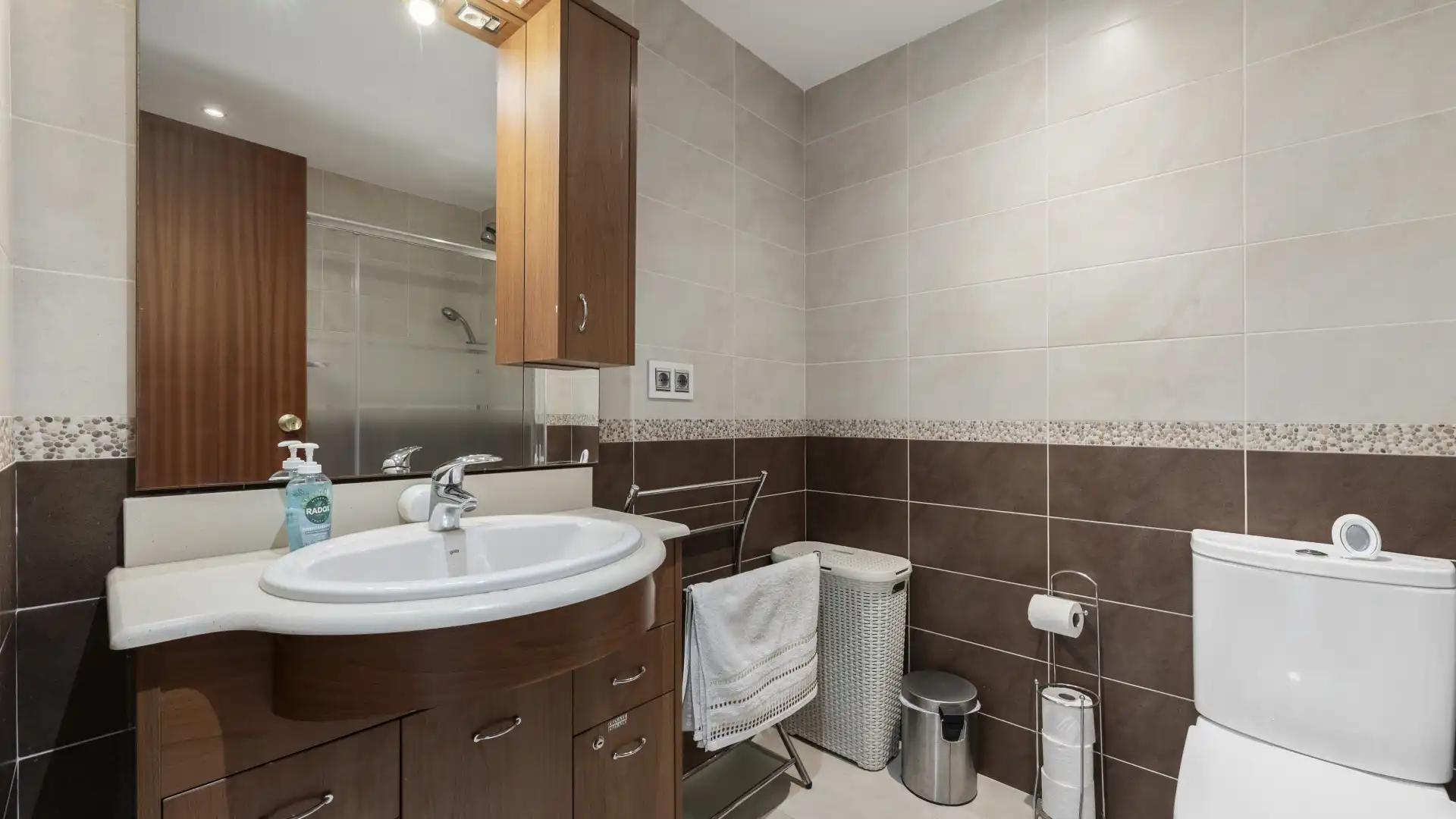 Este apartamento, cuidadosamente presentado, se encuentra en la codiciada zona de Marina del Sol en Mijas Costa, Málaga, - foto 5