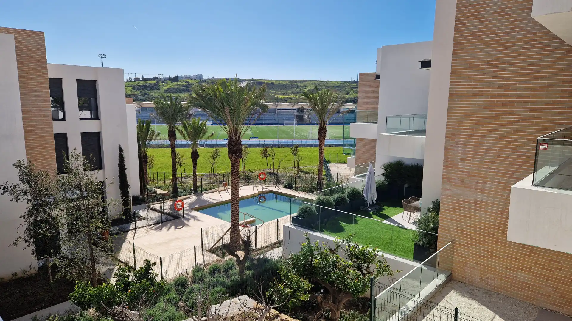 Fantástico apartamento de 3 dormitorios a estrenar, en planta baja en el complejo recién construido en Residencial Senda - foto 2