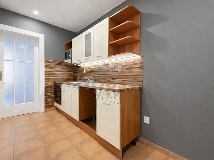 Prodej bytu 1+kk 37 m² (Jednopodlažní) - foto 2
