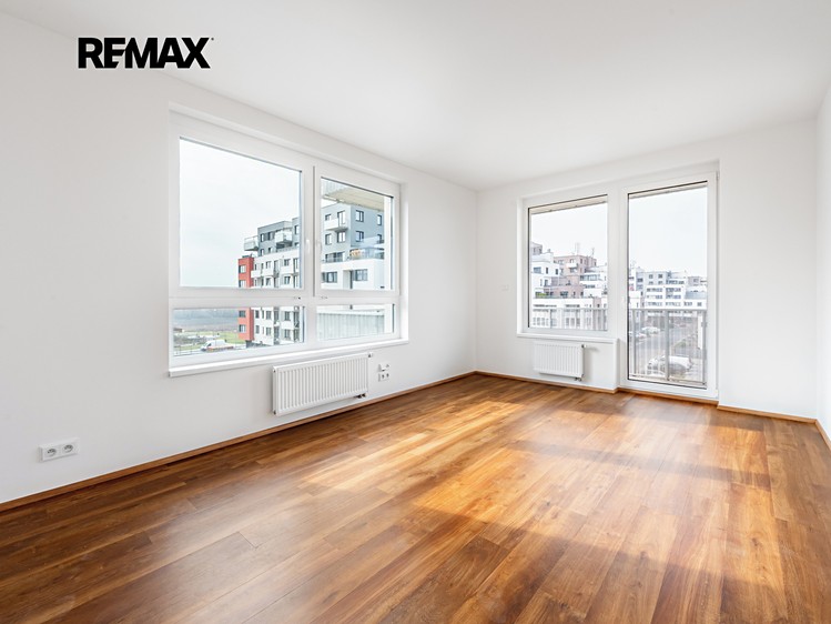 Prodej bytu 1+kk 34 m² (Jednopodlažní) - foto 1