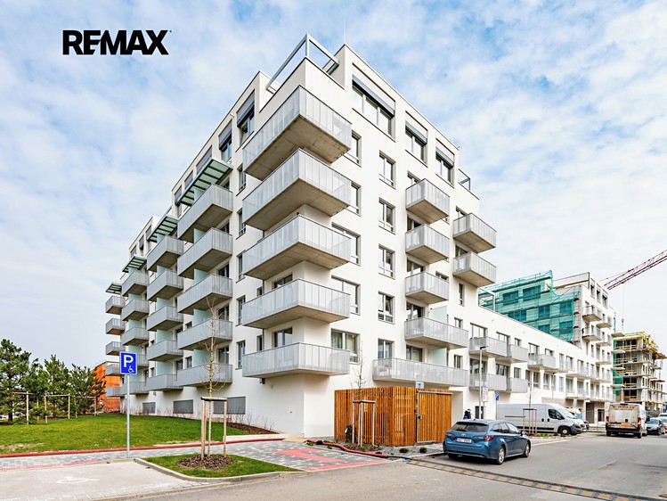Prodej bytu 1+kk 34 m² (Jednopodlažní) - foto 3