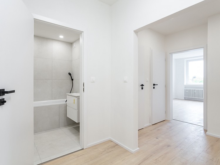 Prodej bytu 3+kk 66 m² (Jednopodlažní) - foto 1