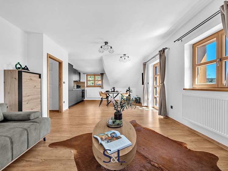 Prodej bytu 2+kk 62 m² (Podkrovní) - foto 3