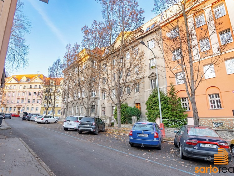 Prodej bytu atypické 77 m² (Podkrovní) - foto 3