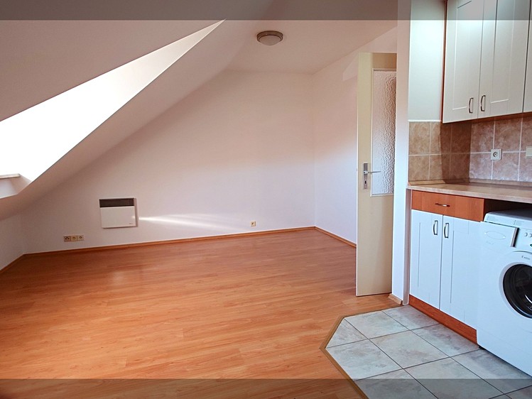 Prodej bytu 2+kk 61 m² (Podkrovní) - foto 4