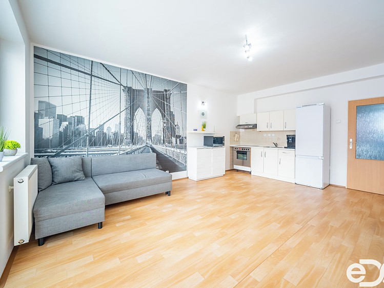 Prodej bytu 3+kk 71 m² - foto 1