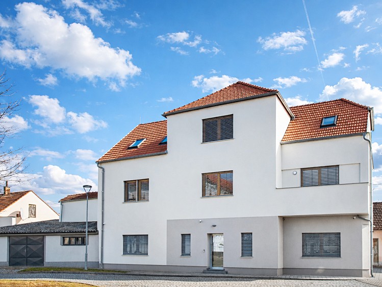 Prodej bytu 5+kk 96 m² (Jednopodlažní) - foto 2
