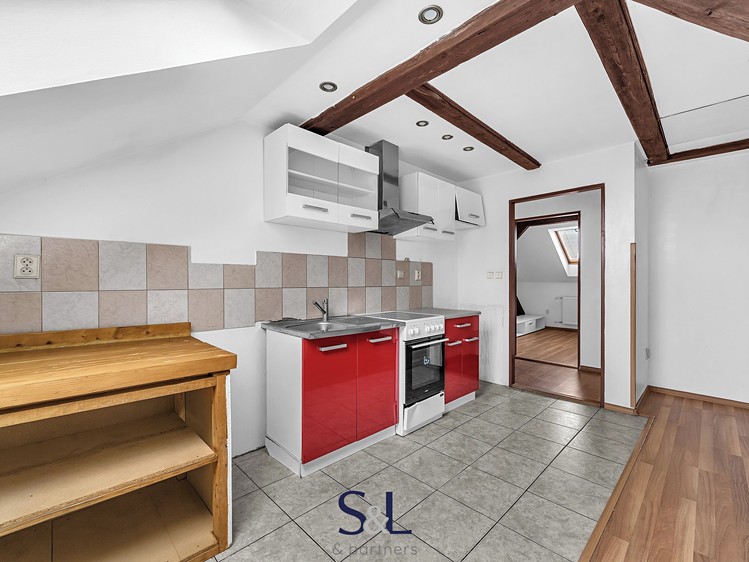 Prodej bytu 3+1 76 m² (Podkrovní) - foto 3