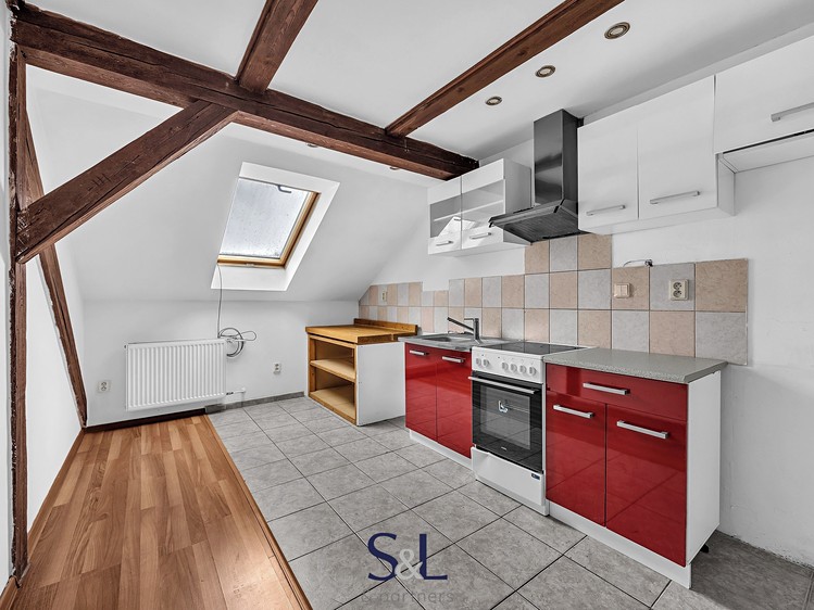 Prodej bytu 3+1 76 m² (Podkrovní) - foto 2