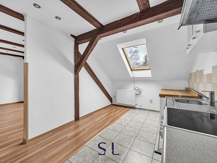 Prodej bytu 3+1 76 m² (Podkrovní) - foto 4