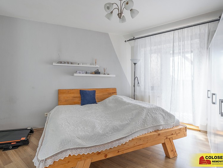 Prodej bytu 2+1 56 m² (Podkrovní) - foto 4