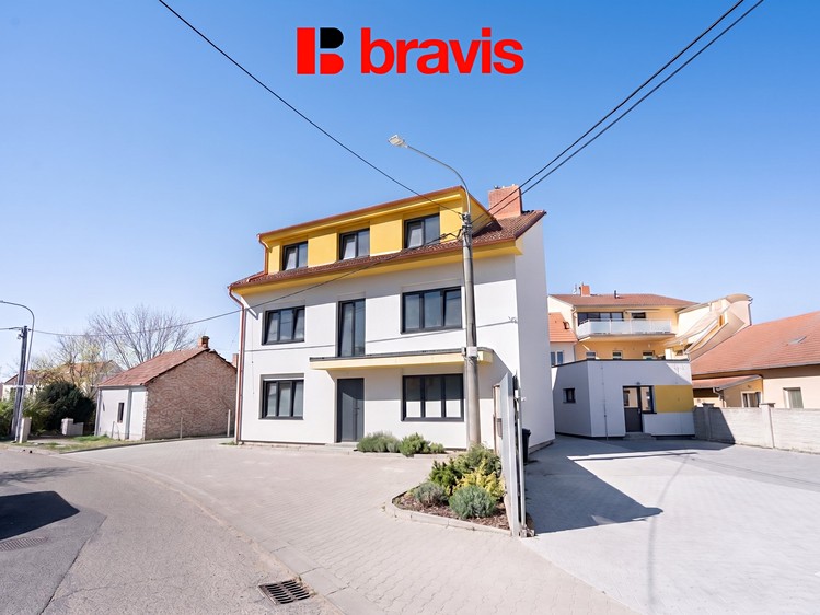 Prodej bytu 3+1 85 m² (Podkrovní) - foto 2