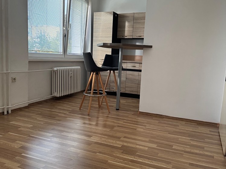 Prodej bytu 1+kk 27 m² (Jednopodlažní) - foto 2