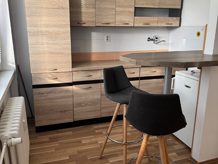 Prodej bytu 1+kk 27 m² (Jednopodlažní) - foto 1