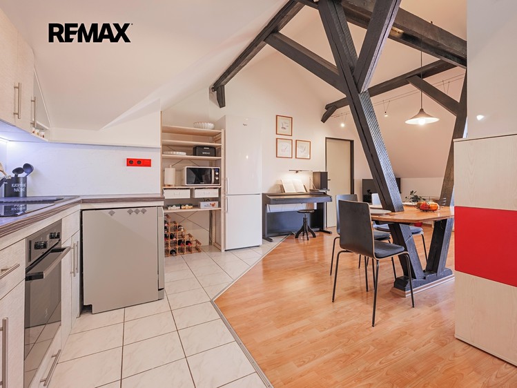 Prodej bytu 4+kk 111 m² (Podkrovní) - foto 8