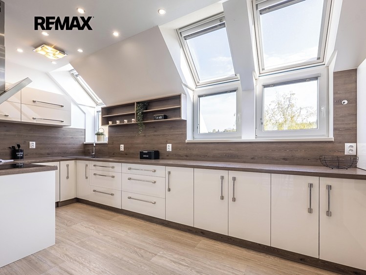 Prodej bytu 5+kk 141 m² (Mezonet) - foto 1