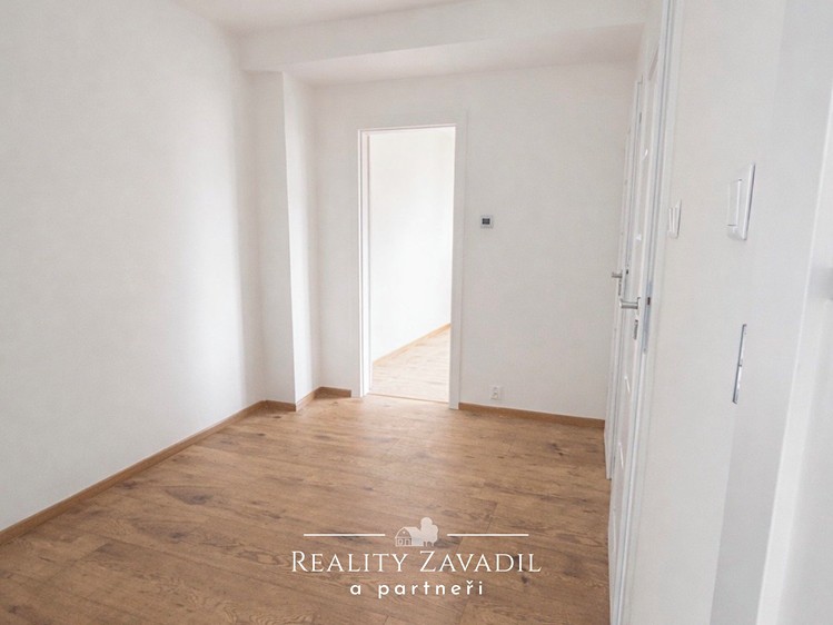 Prodej bytu 2+1 64 m² (Podkrovní) - foto 4