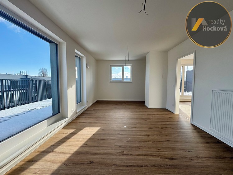 Prodej bytu 2+kk 53 m² (Podkrovní) - foto 3