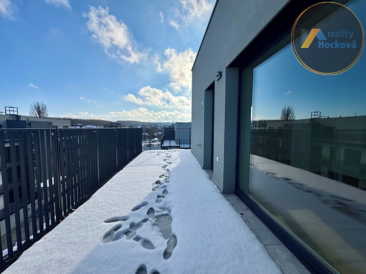 Prodej bytu 2+kk 53 m² (Podkrovní) - foto 2